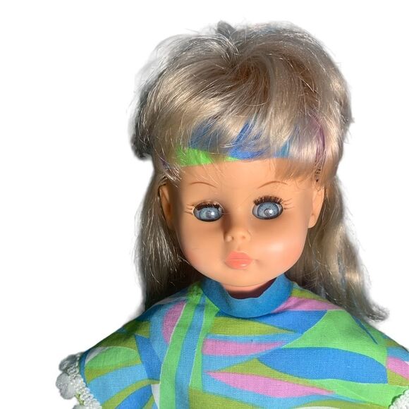 18” Vintage Yorkville Hippie Doll by Regal Toy Made in Canada - Picture 3 of 10